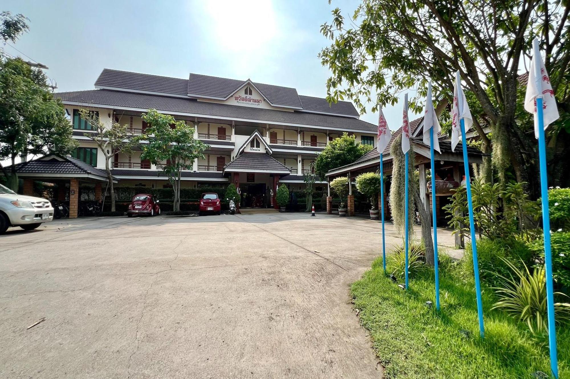 Sawadeelanna Hotel Nan Buitenkant foto