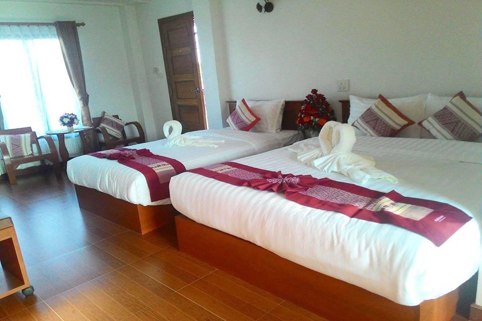 Sawadeelanna Hotel Nan Buitenkant foto