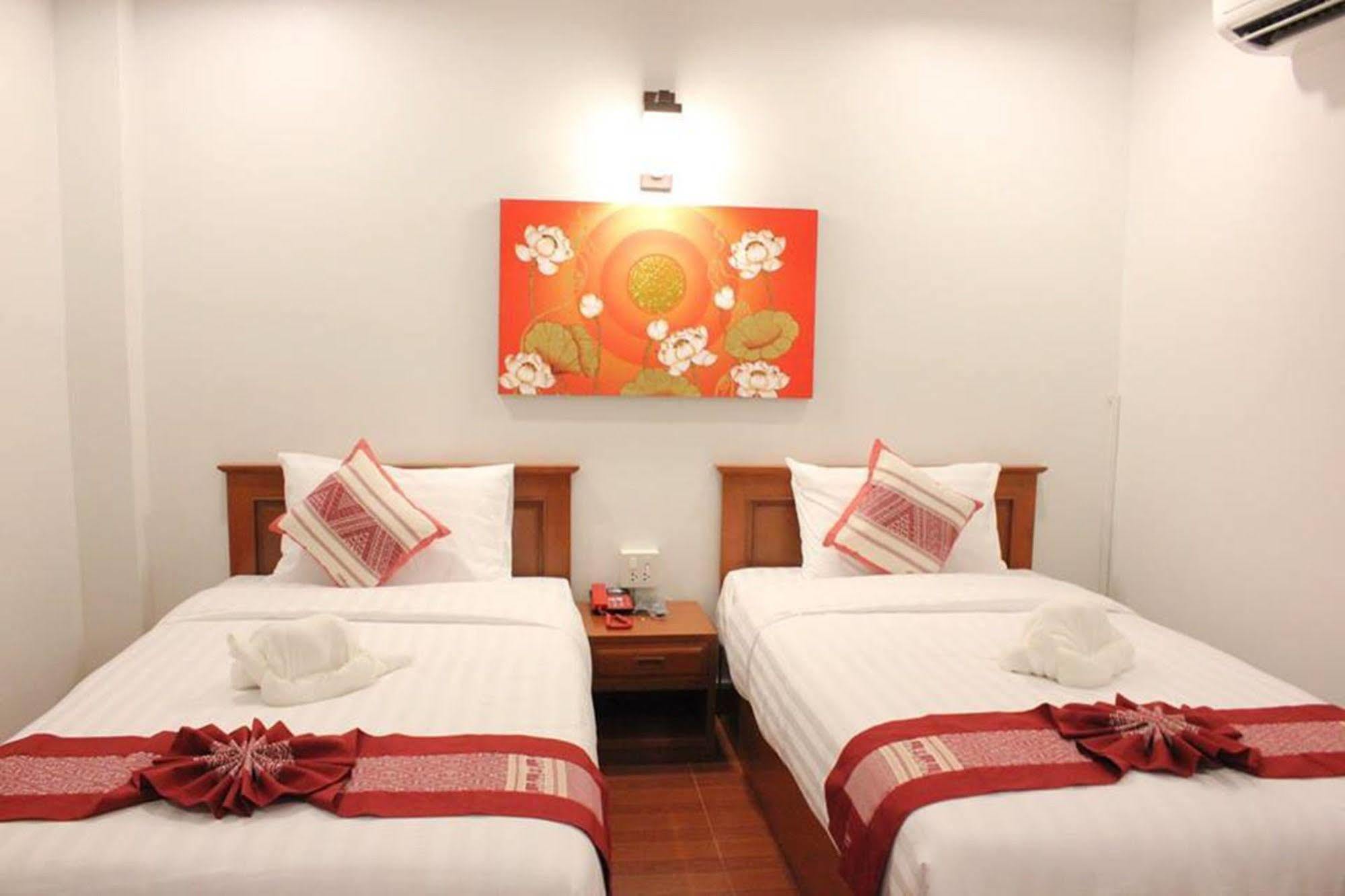 Sawadeelanna Hotel Nan Buitenkant foto