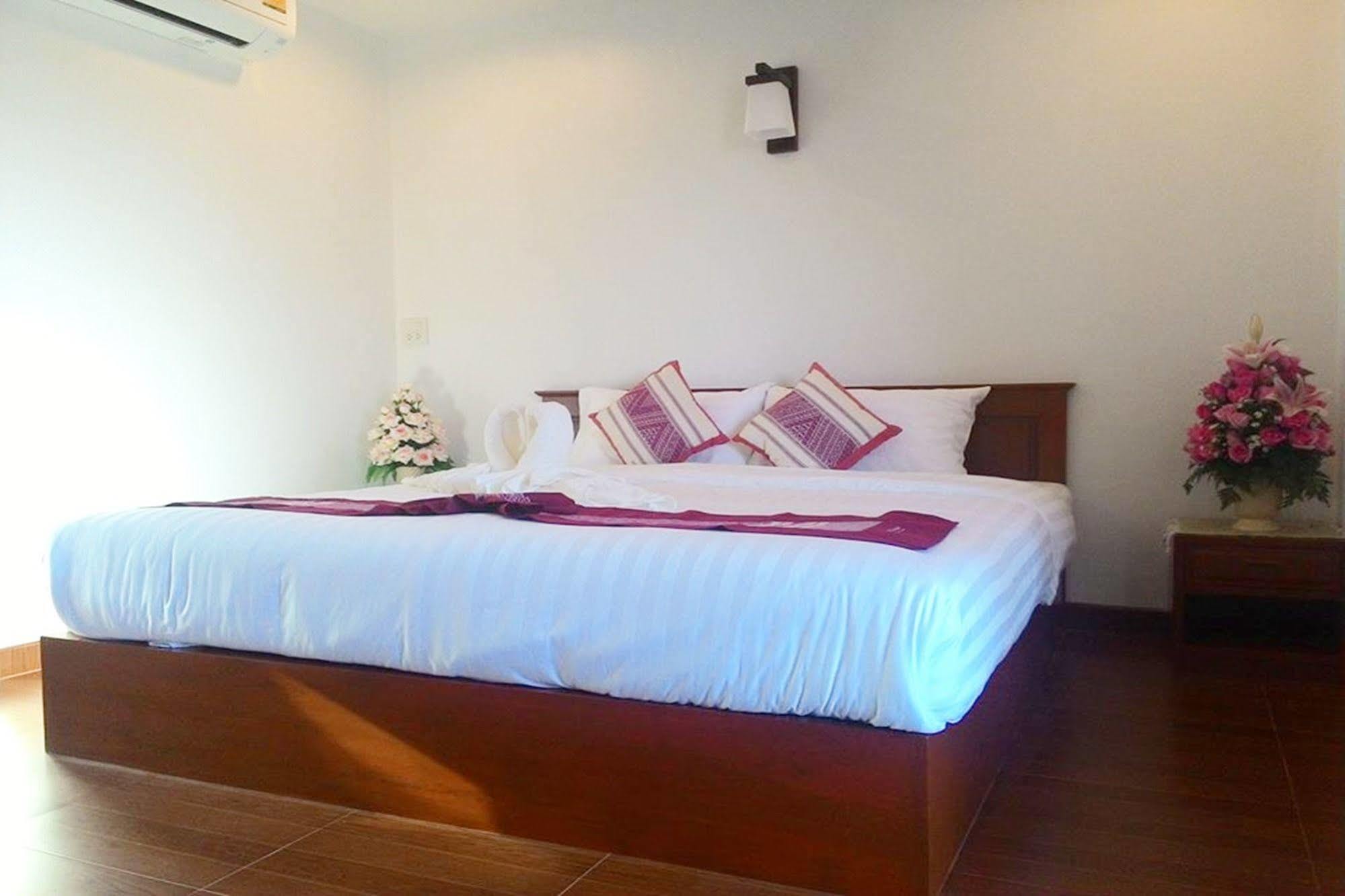 Sawadeelanna Hotel Nan Buitenkant foto