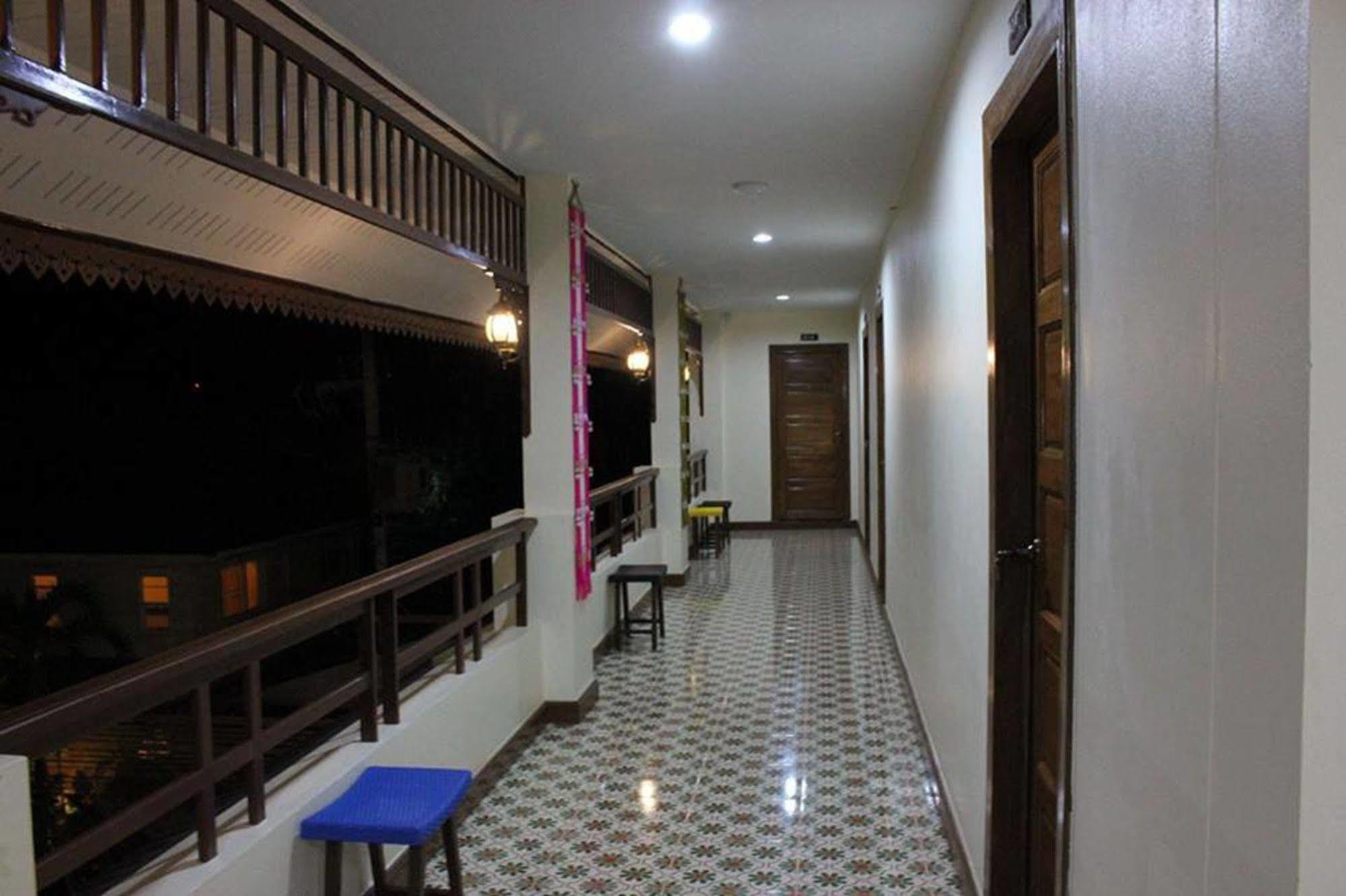 Sawadeelanna Hotel Nan Buitenkant foto